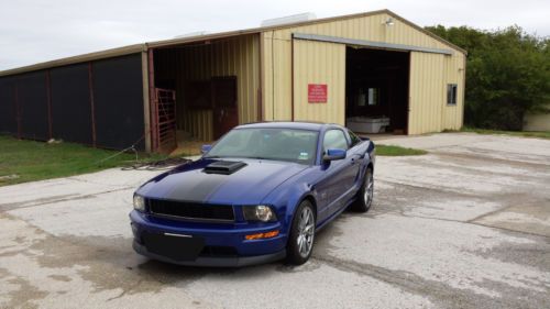 2005 ford mustang gt premium - low miles