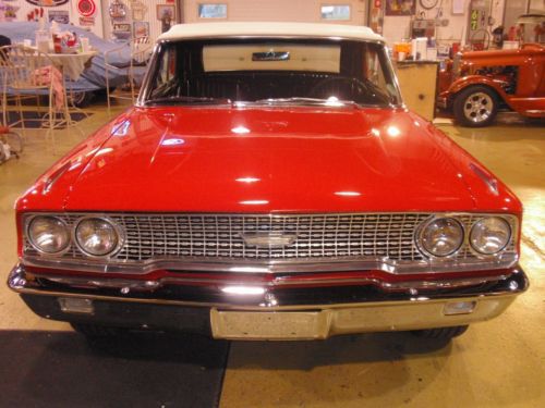 Gorgeous galaxie convertible - 390 / factory installed 3-2 setup/factory headers