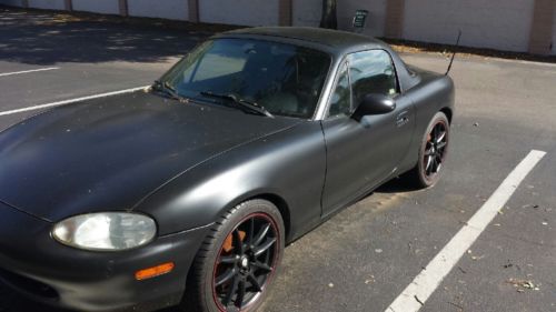 1999 mazda miata hardtop 1.8l  36k miles on fresh motor