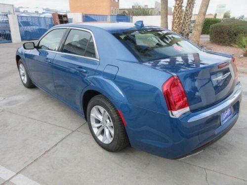 2023 chrysler 300 series touring