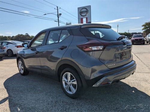 2023 nissan kicks s