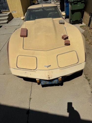 1977 chevrolet corvette