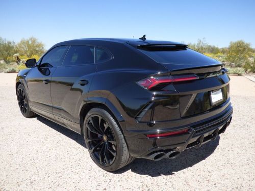 2022 lamborghini urus