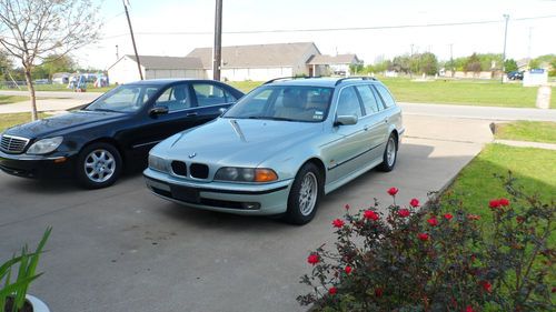 2000 c bmw 528i  wagon 4-door lleather loaded one owner