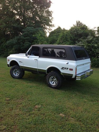 1969 chevrolet k5 blazer. offroad. 4x4. white. automatic transmision.