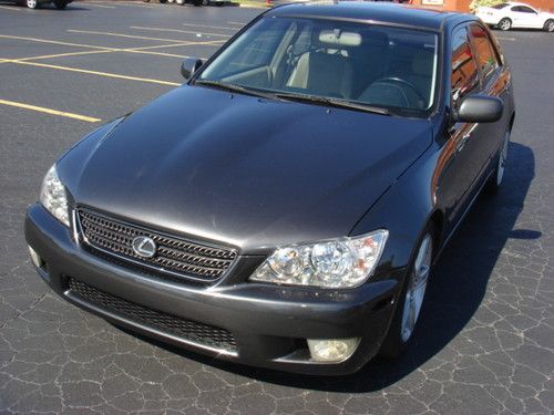 2003 lexus is300 sedan 4-door 3.0l, sunroof, runs great