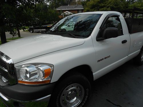 2006 dodge ram 1500 slt standard cab pickup 2-door 4.7l v8