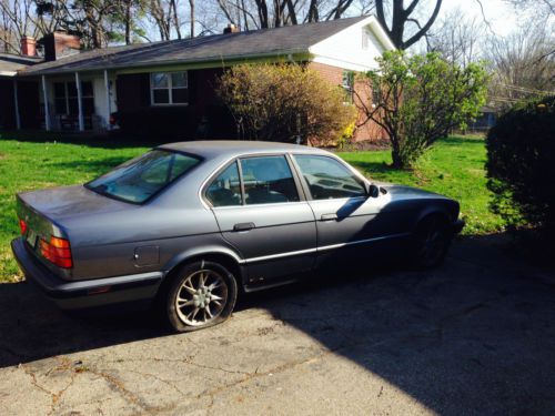 1993 bmw 525i sedan 4-door 2.5l &#034;for salvage&#034;