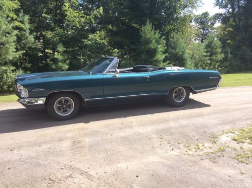 Classic car 1965 pontiac catalina convertible very nice car