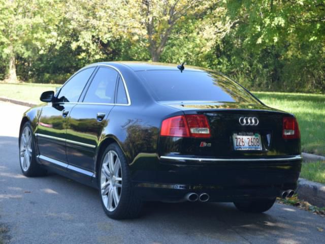 2007 audi s8 4 door sedan