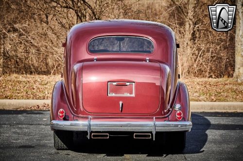 1936 pontiac sedan 4 door