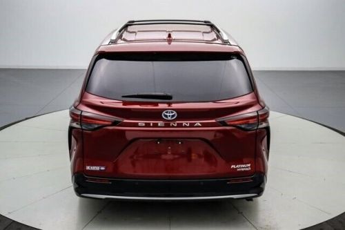 2022 toyota sienna platinum moonroof dvds quad buckets