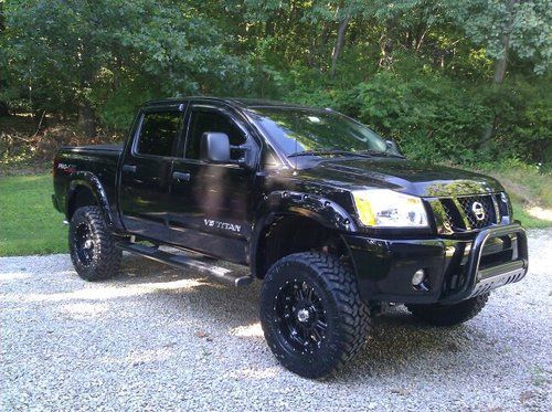 2011 nissan titan pro-4x lifted black 6'' rough country lift 20 rims 35'' tires