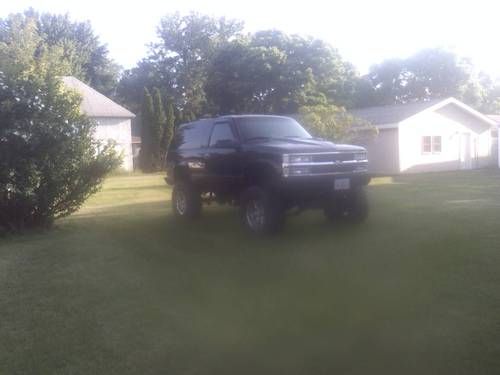 1995 chevrolet tahoe ls sport utility 2-door 5.7l