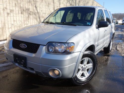 Ford escape hybrid 4wd  gas saver clean free autocheck no reserve