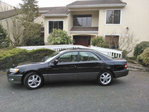 2000 lexus es300 sedan - just two owners - runs and drives outstanding !