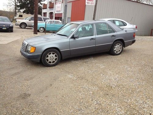 1993 mercedes-benz 300e base sedan 4-door 3.2l