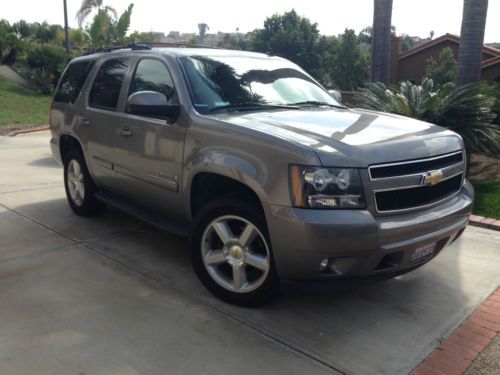 2009 chevrolet tahoe 2lt sport utility 4-door 5.3l seats 8 leather clean 20&#034;rims