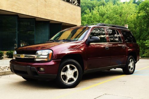 2006 chevy trailblazer ext 3 row sunroof 4x4 goodyears auto clean sharp autcheck