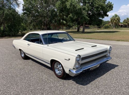 1966 mercury comet 390 v8 engine, bucket seat interior, amazing paint and body!