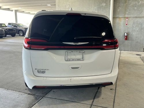 2022 chrysler pacifica touring l