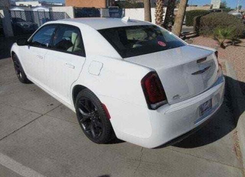 2023 chrysler 300 series touring