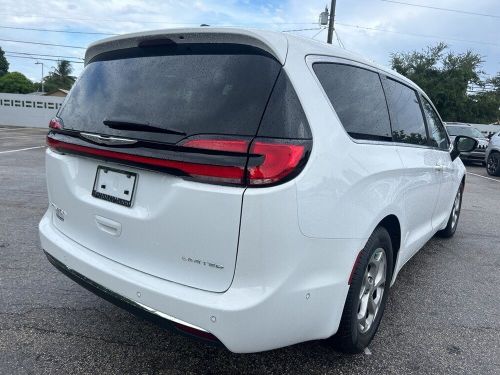 2024 chrysler pacifica limited