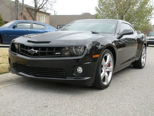 2012 chevrolet camaro ss coupe 1ss 6 speed manual trans. like new warranty