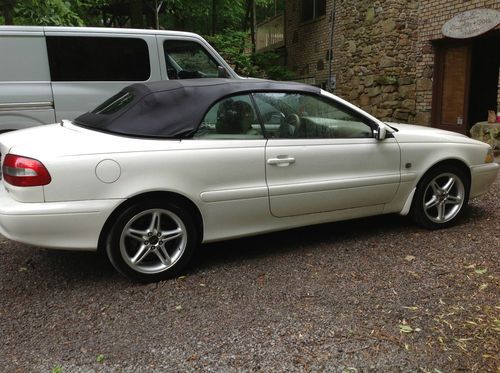 Doctor owned car and garage kept. only 48,000 miles. a beautiful classy car!