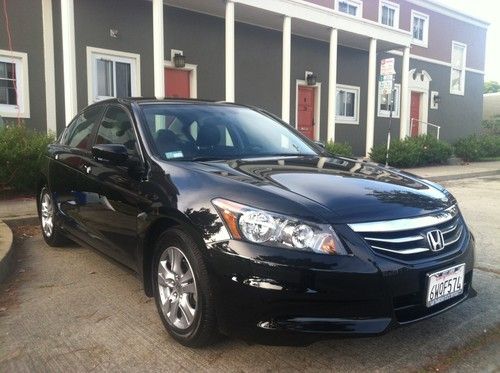 2012 honda accord se sedan 4-door 2.4l 25k miles like new!