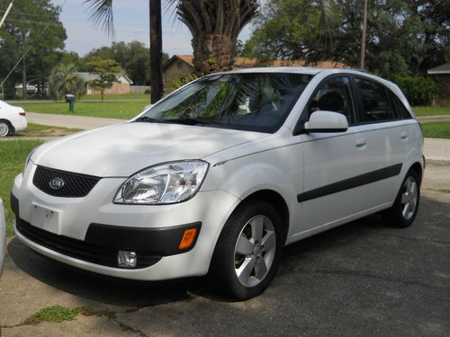 2008 kia rio5 sx hatchback 4-door 1.6l