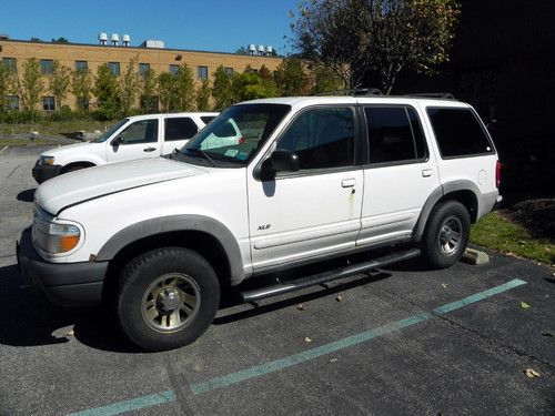 2000 ford explorer xls 4wd suv