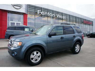 2010 ford escape xlt no reserve!!