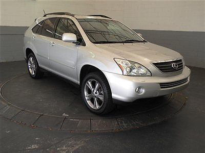 Hybrid luxury-navigation-heated seats-clean carfax-save gas-rear view camera