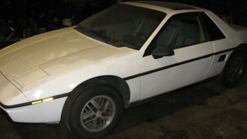 1984 pontiac fiero base coupe 2-door 2.5l