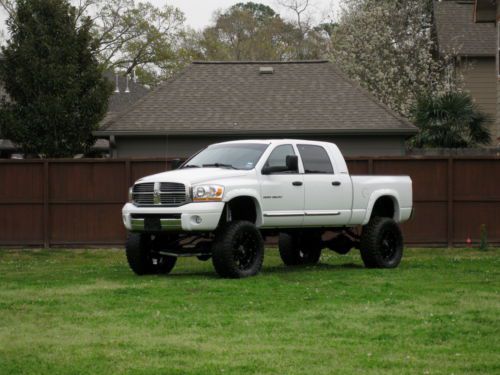 Mega cab ( laramie ) lifted! show truck. 6 spd! just like 2500