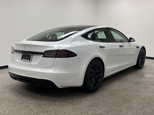 2022 tesla model s