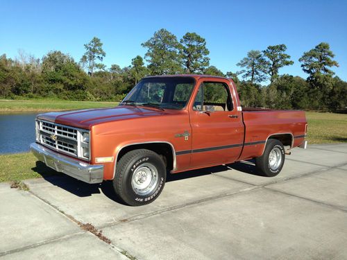 1983 chevrolet silverado/c10/scottsdale - clean! new paint! must see!