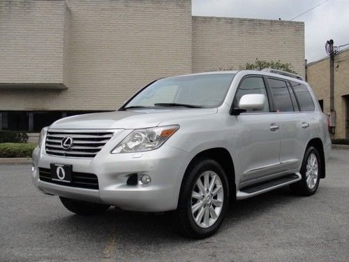 Beautiful 2009 lexus lx570.  loaded with options, just serviced!!!