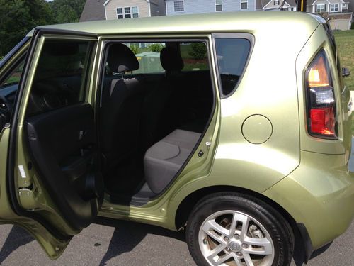 2011 kia soul plus hatchback 4-door 2.0l only 21k miles moonroof/premium audio