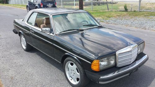 1985 mercedes-benz 300cd base coupe 2-door 3.0l