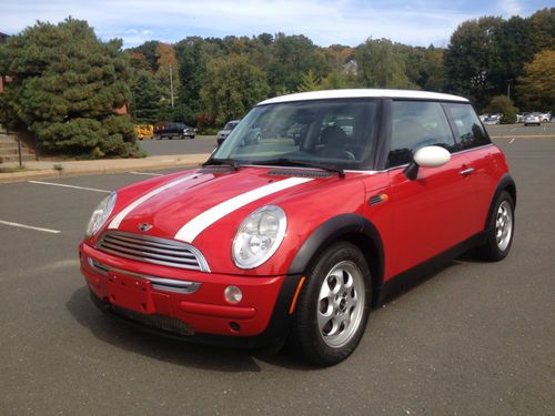 2003 mini cooper  * 5- speed * only 75k * super clean *no reserve