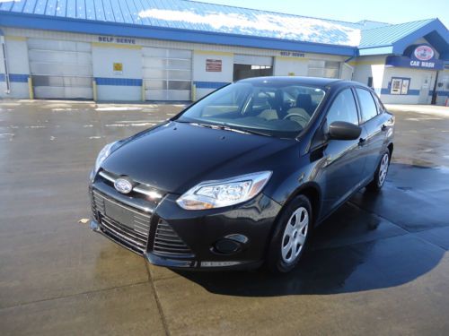 2013 ford focus s sedan 4-door 2.0l