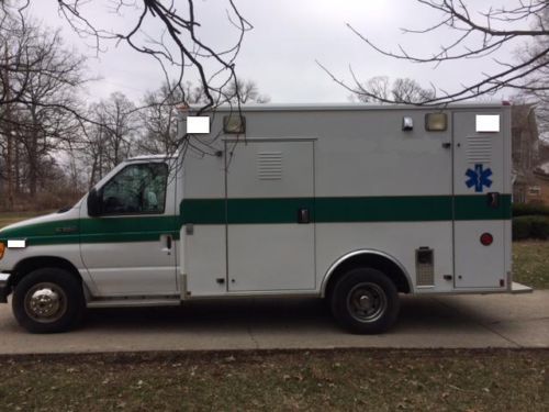 2004 ford e-350 super duty base cutaway ambulance 6.0l turbo diesel