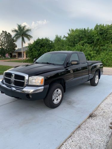 2005 dodge dakota slt