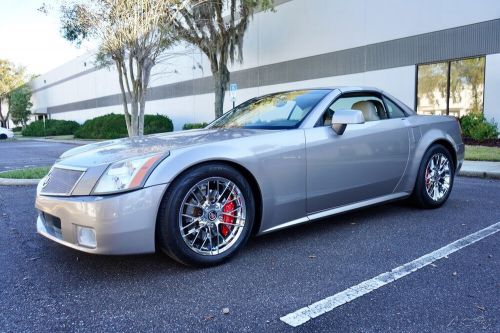 2004 cadillac xlr xlr hardtop convertible low miles clean carfax exquisite!