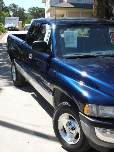 Only 64,750 miles 2001 dodge ram 1500 slt laramie quad cab 4 doors 5.9l tow pkg