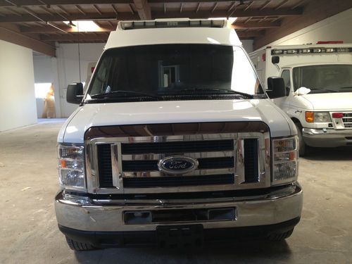 2010 ford e350 leader ambulance super low miles!