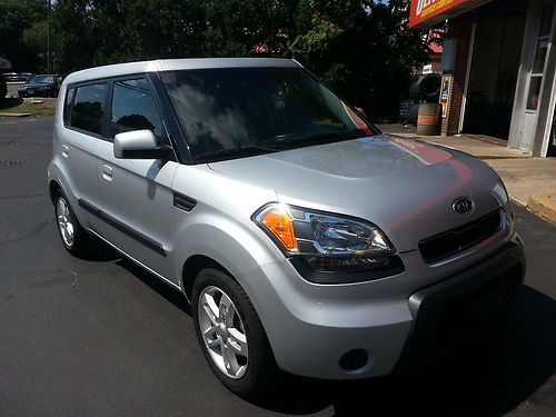 2010 kia soul sport hatchback 4-door 2.0l 43k