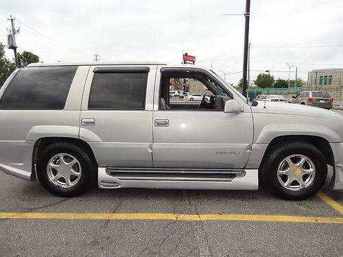 1999 gmc yukon denali sport utility 4-door 5.7l low low miles, a gem!!!!